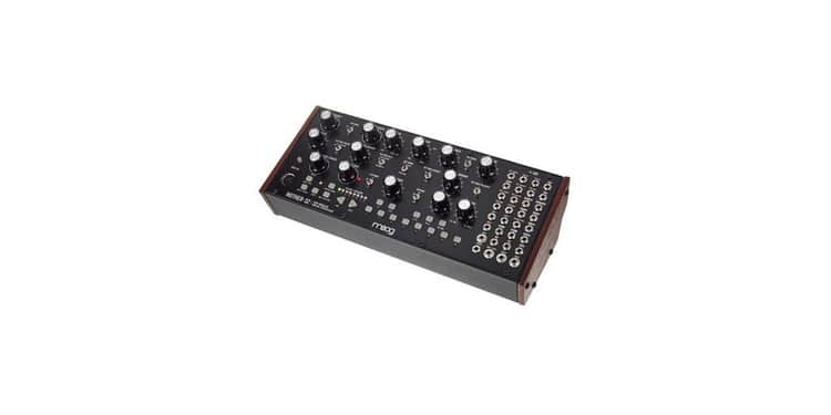 Moog mother 32 sintetizador