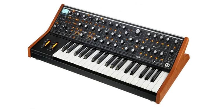 Moog subsequent 37 sintetizador